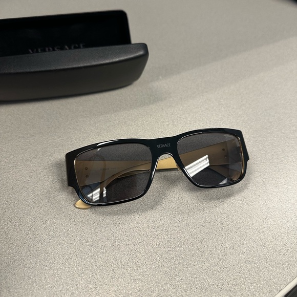 NEW VERSACE VE2262 1433/87 UNISEX MOD 2262 SUNGLASSES - Picture 1 of 9